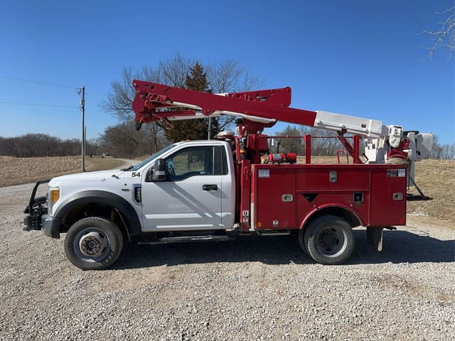 Image of Ford F-550 equipment image 1