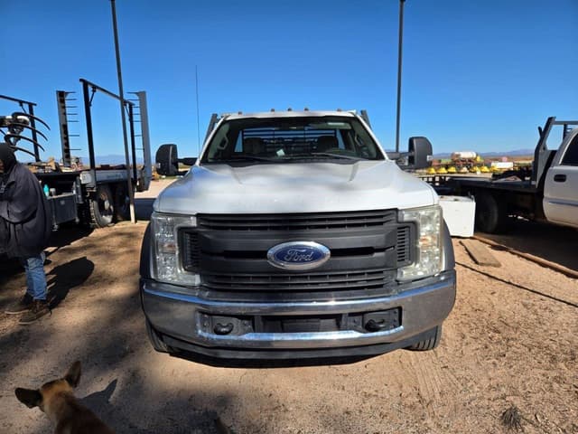 Image of Ford F-550 equipment image 2