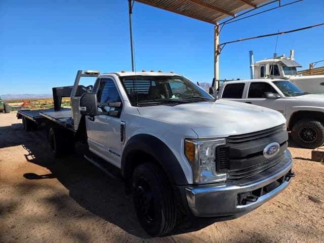 Image of Ford F-550 equipment image 3