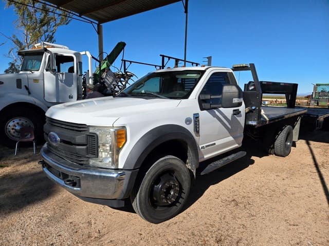 Image of Ford F-550 equipment image 1