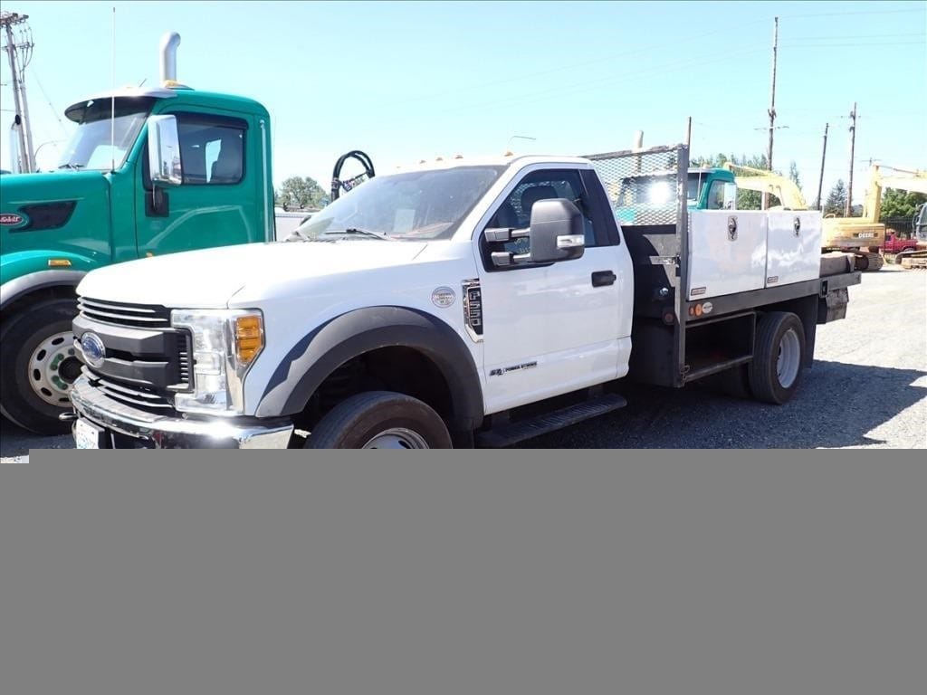 2017 Ford F-550 Equipment Image0