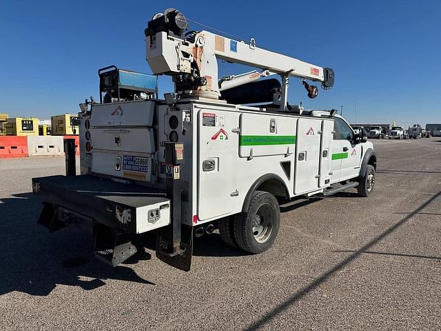 Image of Ford F-550 equipment image 1