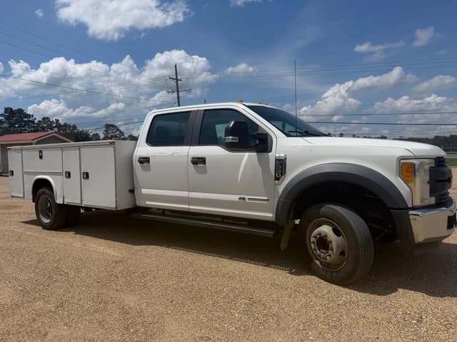 Image of Ford F-550 equipment image 1