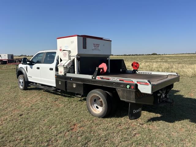 Image of Ford F-550 equipment image 2
