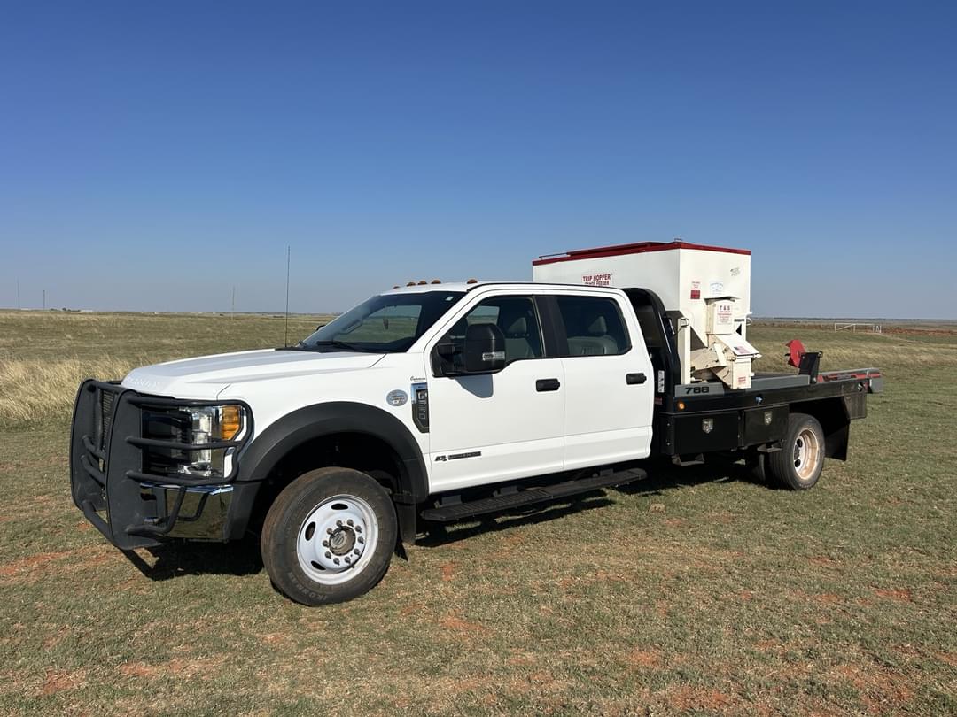 Image of Ford F-550 Primary image