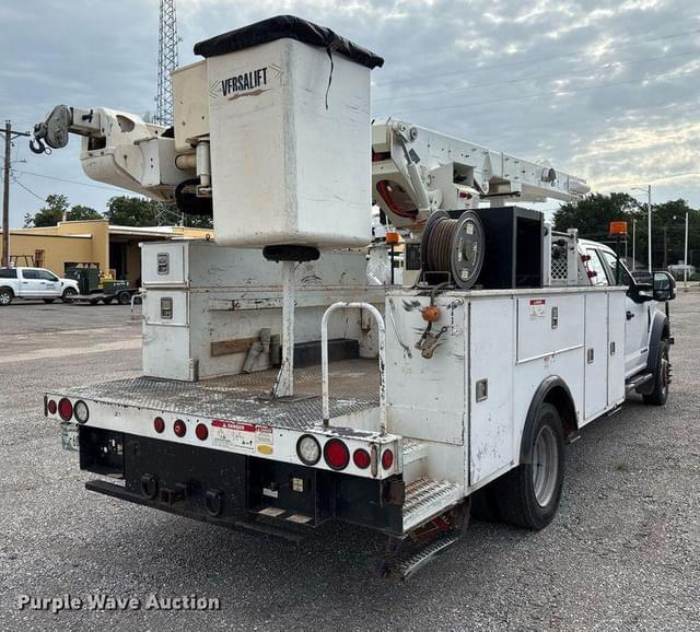 Image of Ford F-550 equipment image 4
