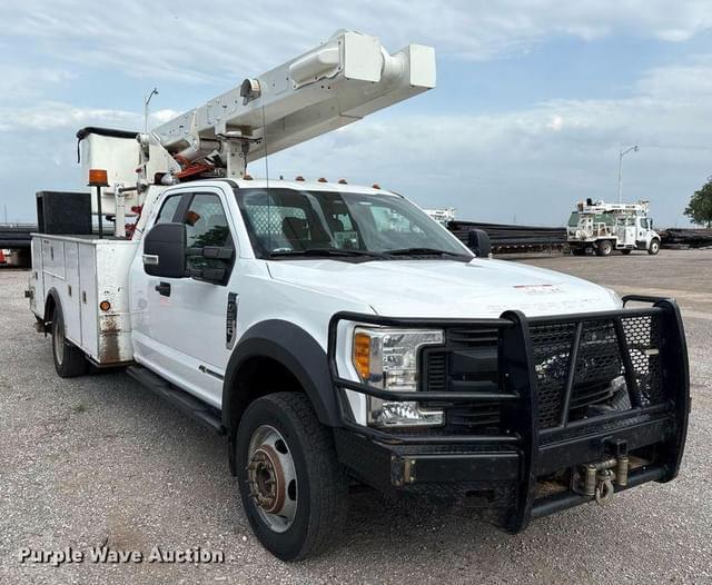 Image of Ford F-550 equipment image 2
