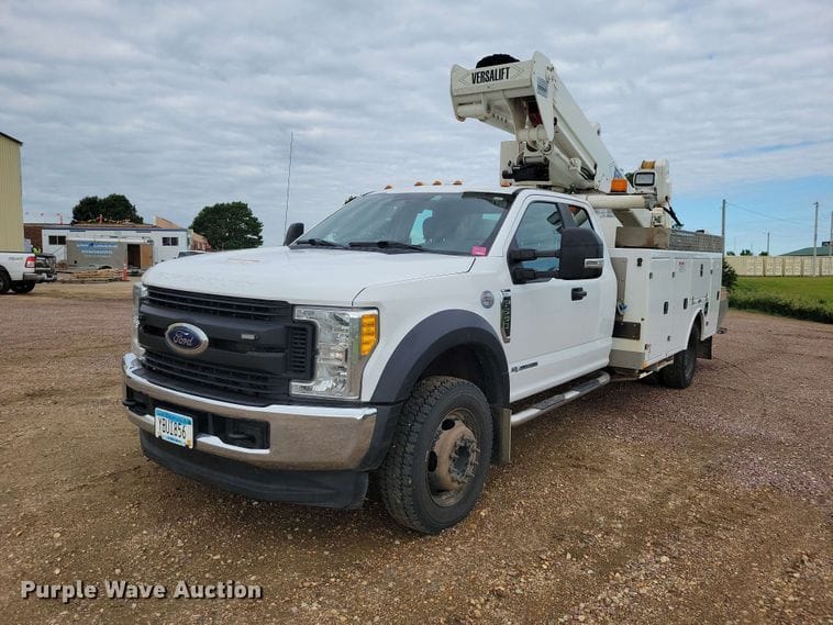 2016 Ford F-550 Equipment Image0