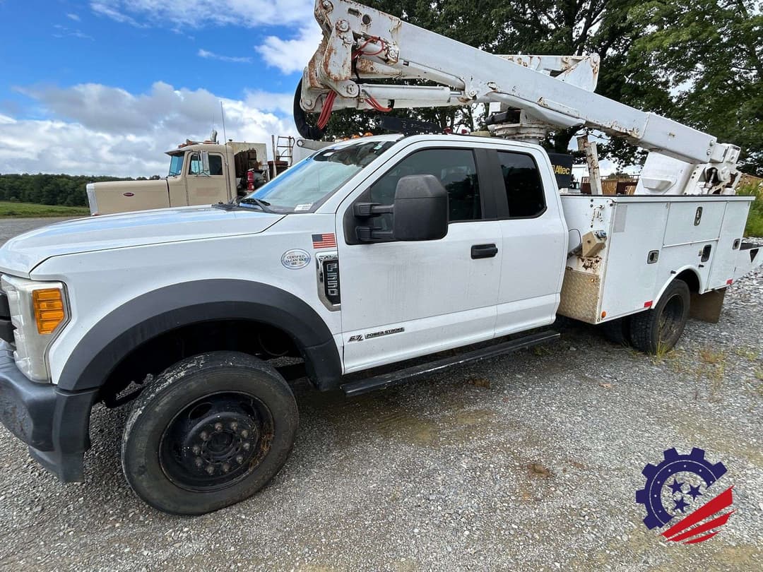 Image of Ford F-550 Primary image