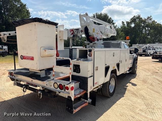 Image of Ford F-550 equipment image 4