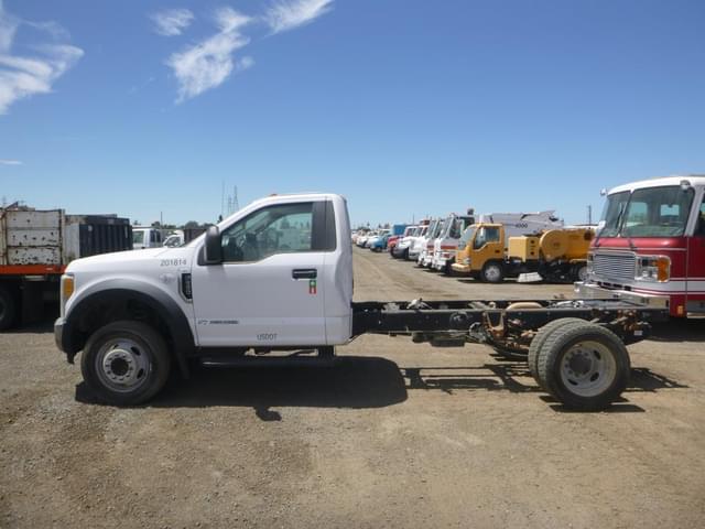 Image of Ford F-550 equipment image 4