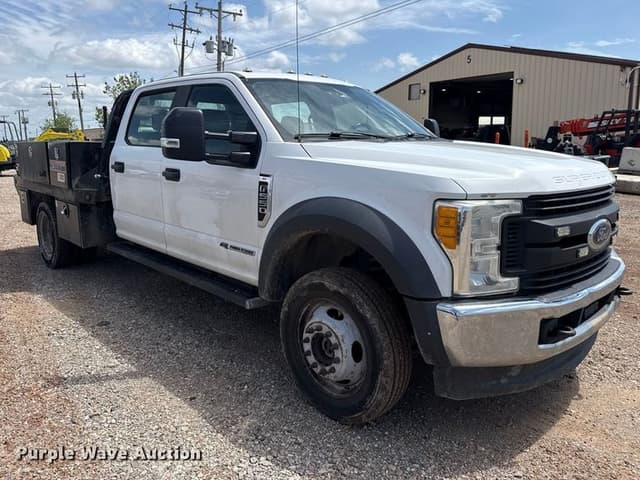 Image of Ford F-550 equipment image 2