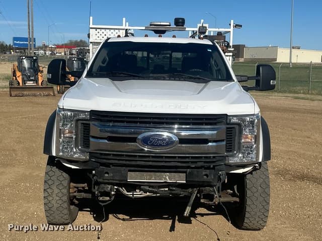 Image of Ford F-550 equipment image 1