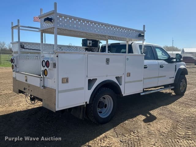 Image of Ford F-550 equipment image 4