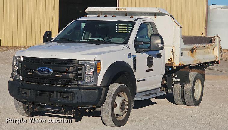 Image of Ford F-550 Primary image