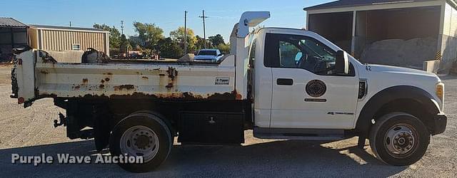 Image of Ford F-550 equipment image 3