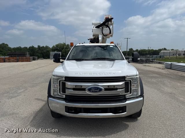 Image of Ford F-550 equipment image 1