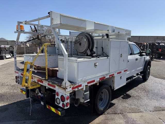 Image of Ford F-550 equipment image 2