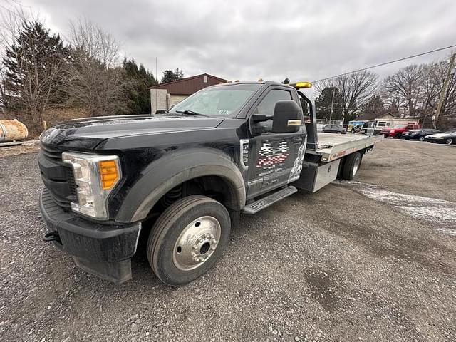 Image of Ford F-550 equipment image 3