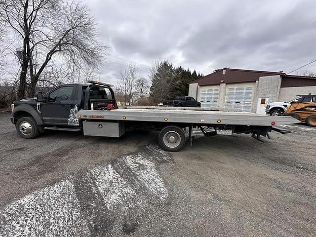 Image of Ford F-550 equipment image 1
