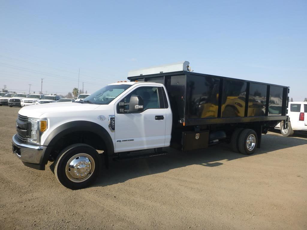 Image of Ford F-550 Primary image