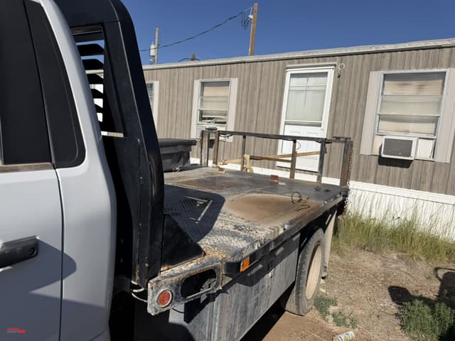 Image of Ford F-550 equipment image 2