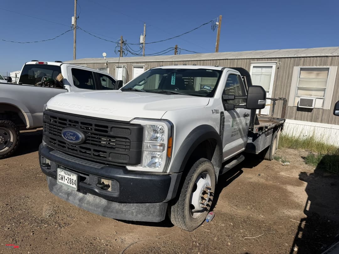 Image of Ford F-550 Primary image