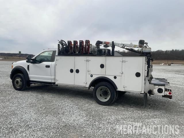Image of Ford F-550 equipment image 2