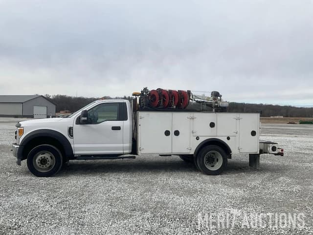 Image of Ford F-550 equipment image 1