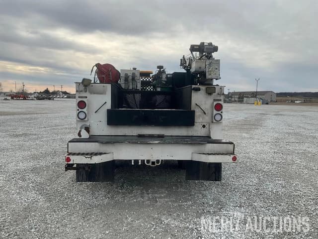 Image of Ford F-550 equipment image 3