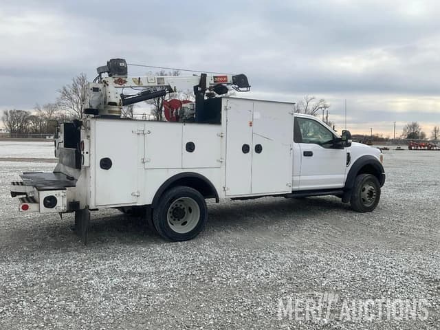 Image of Ford F-550 equipment image 4