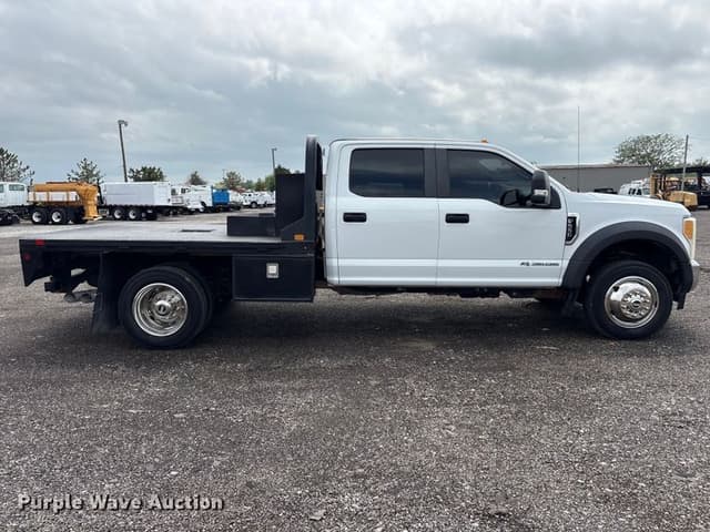 Image of Ford F-550 equipment image 3