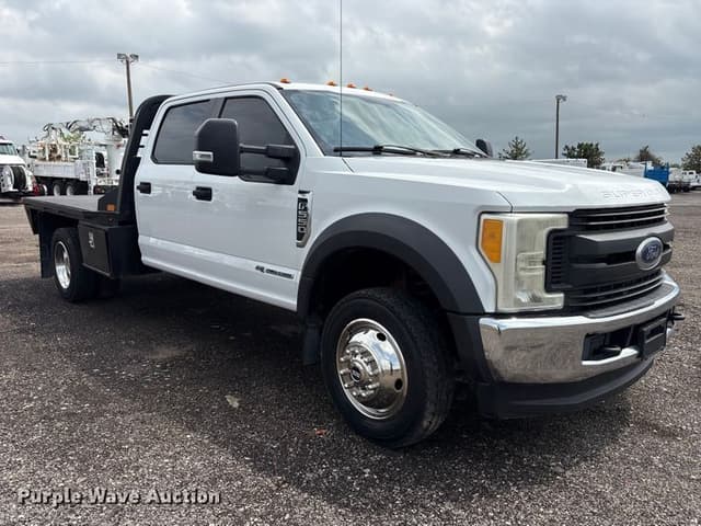 Image of Ford F-550 equipment image 2