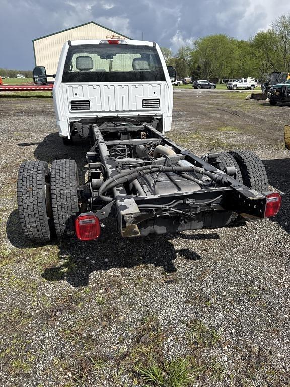 Image of Ford F-550 equipment image 3