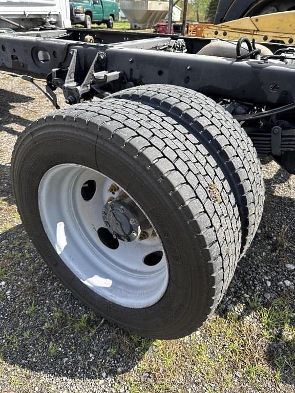 Image of Ford F-550 equipment image 4
