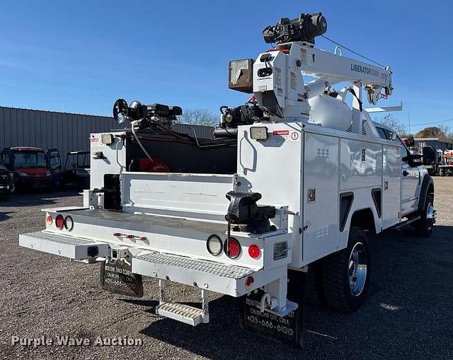 Image of Ford F-550 equipment image 4