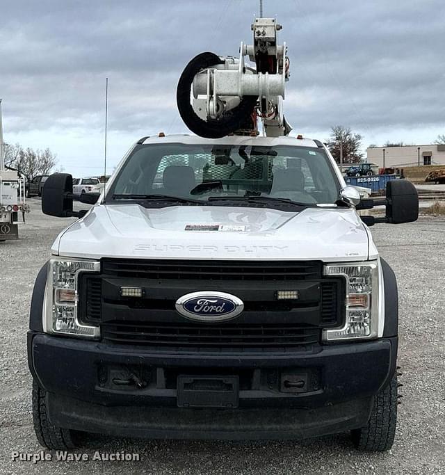 Image of Ford F-550 equipment image 1