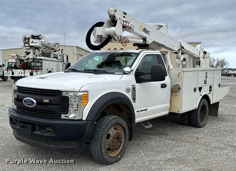 Image of Ford F-550 Primary image