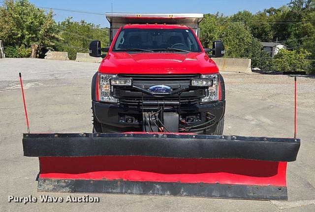 Image of Ford F-550 equipment image 1