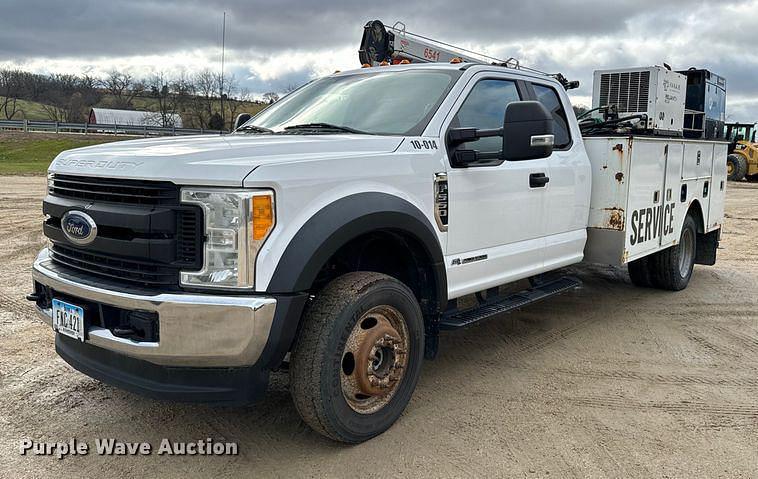 Image of Ford F-550 Primary image