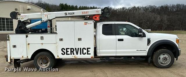 Image of Ford F-550 equipment image 3