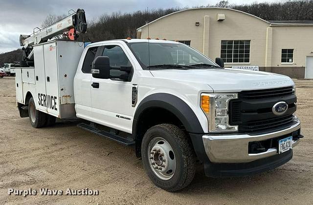 Image of Ford F-550 equipment image 2