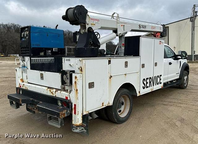 Image of Ford F-550 equipment image 4