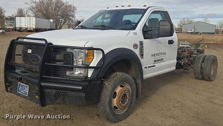 Image of Ford F-550 Primary image