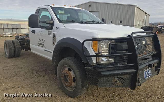 Image of Ford F-550 equipment image 2