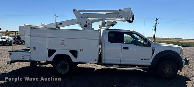 Image of Ford F-550 equipment image 3