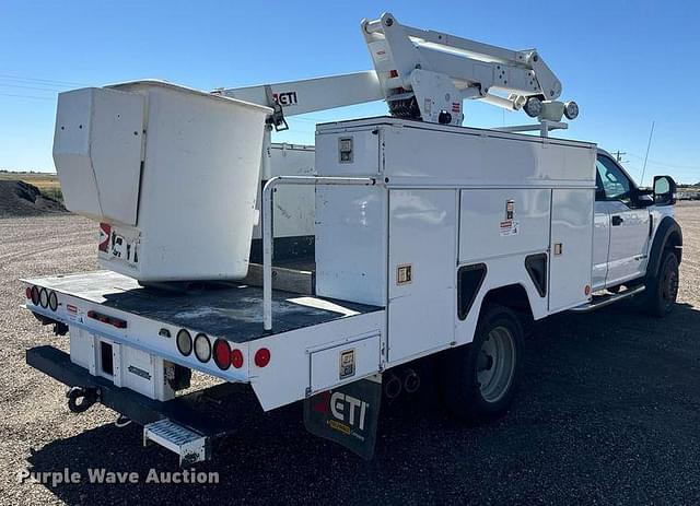 Image of Ford F-550 equipment image 4