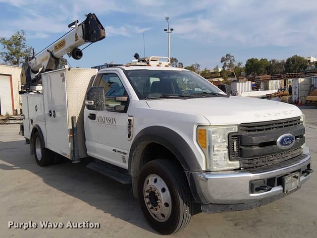 Image of Ford F-550 equipment image 2