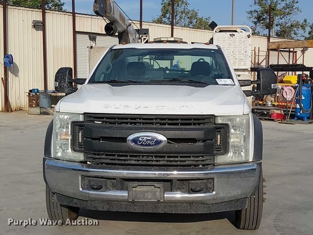 Image of Ford F-550 equipment image 1