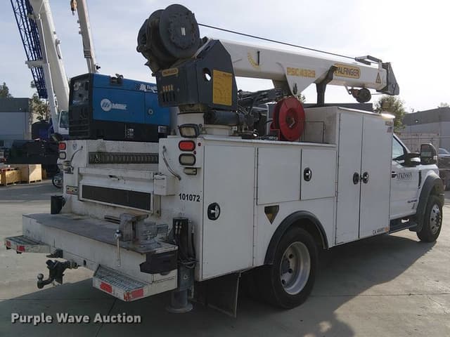 Image of Ford F-550 equipment image 4